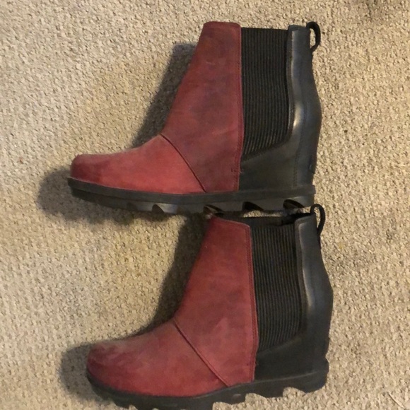 sorel red wedge boots